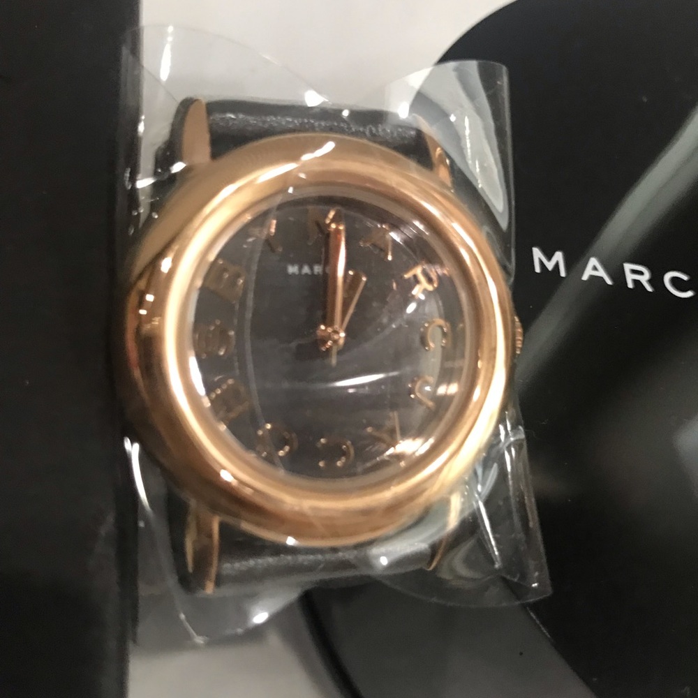 Marc Jacobs Watch - Picture 4 of 5